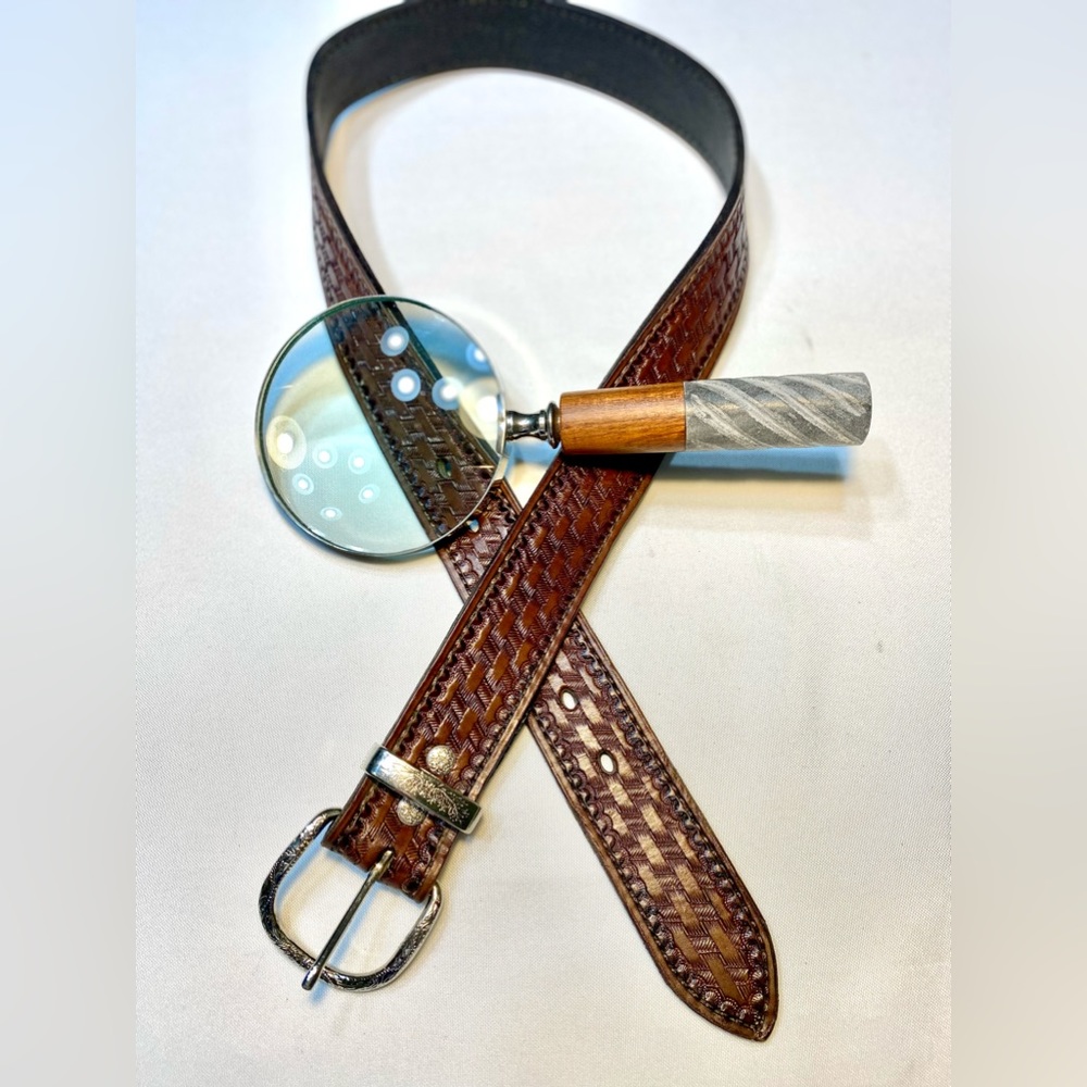 Mens Belt Brown Embossed Leather 31.5”- 37” Holes Silvertone Buckle Unbranded